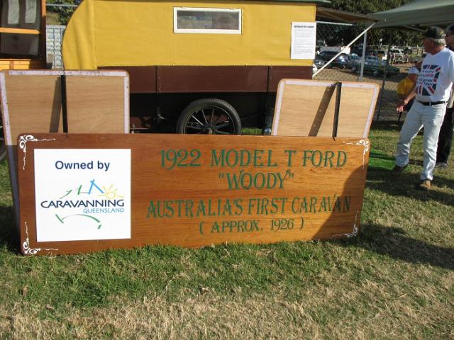 1922_Ford_Woody_plus_1926_Caravan_12.jpg