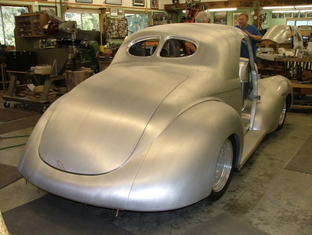 Willys02.jpg - It's amazing what some people can do with an English rolling wheel, sheet metal brake & a lot of skill & knowledge.